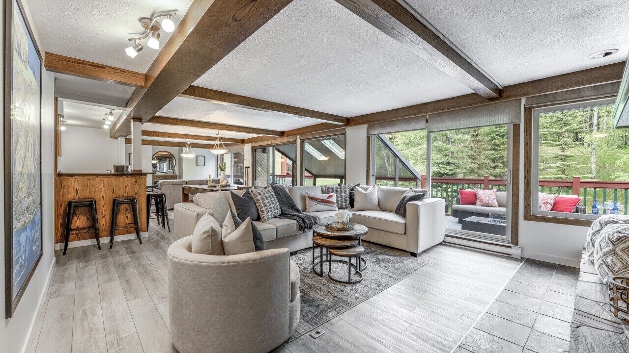 Photo of Livingroom in East Kootenay