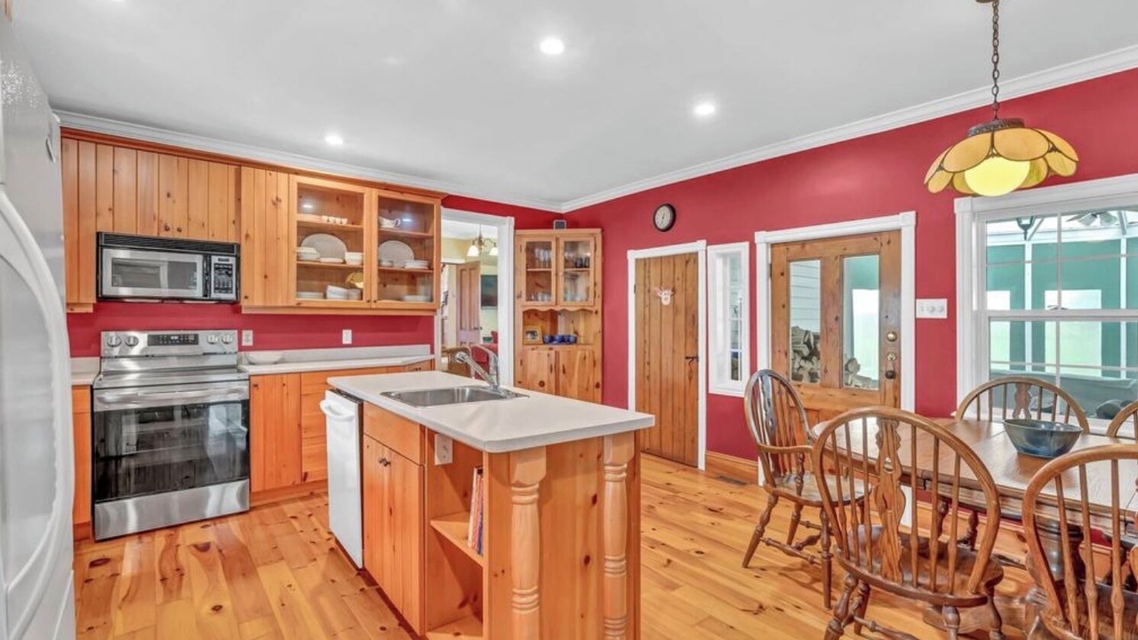 Photo of Kitchen in Brule Point