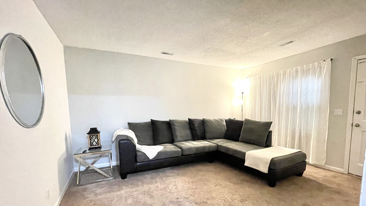 Photo of Livingroom in Ladson