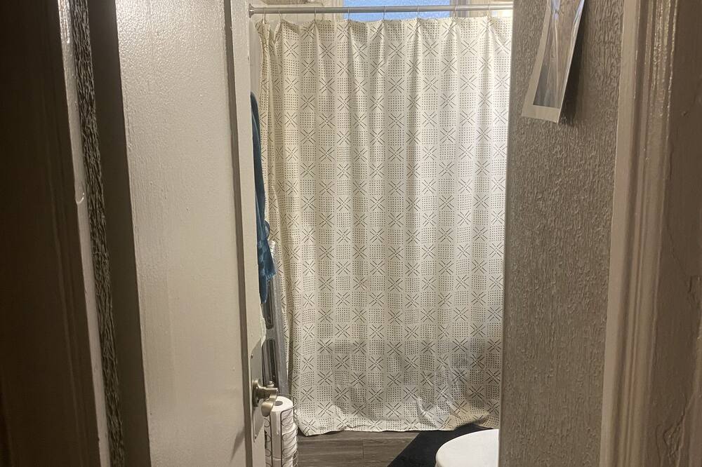 Photo of Bathroom in Logan Square