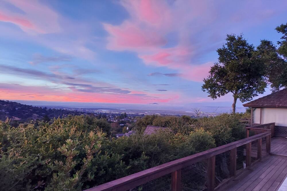 Photo of Outdoor in Emerald Hills