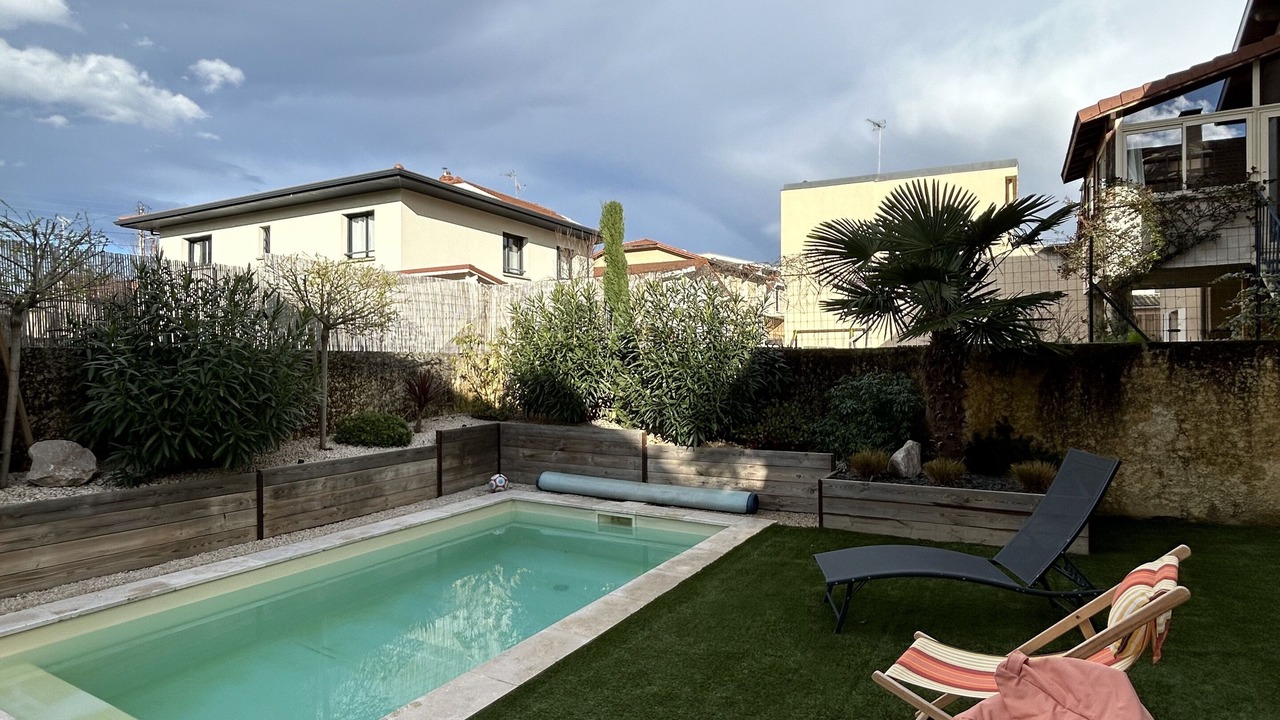 Photo of Outdoor in Bron