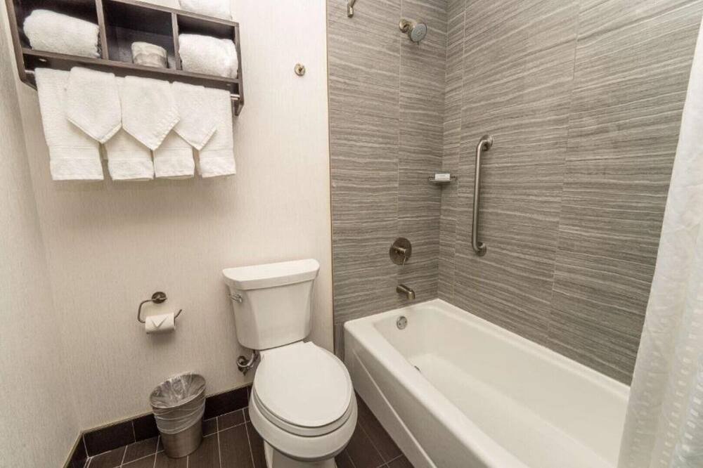 Photo of Bathroom in Tenderloin