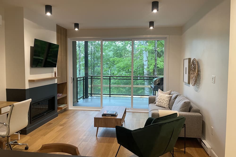 Photo of Livingroom in Owl's Head Ski Resort