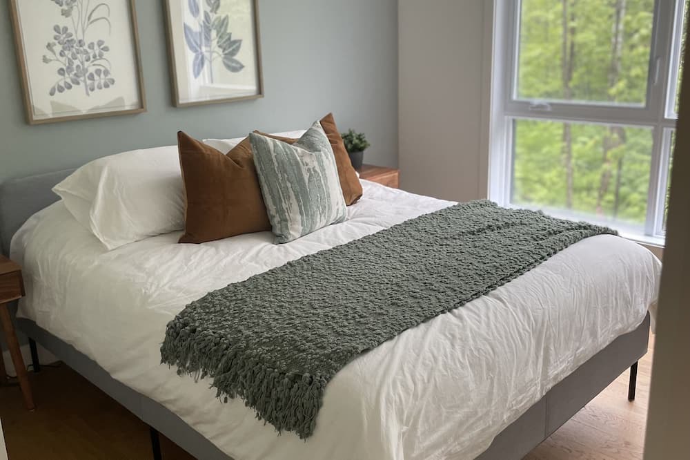 Photo of Bedroom in Owl's Head Ski Resort