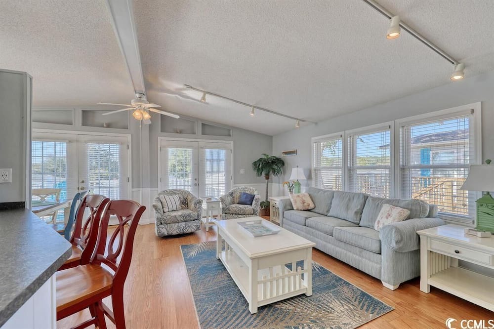 Photo of Livingroom in Garden City
