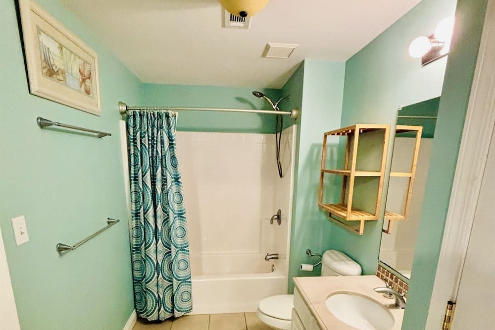 Photo of Bathroom in Garden City