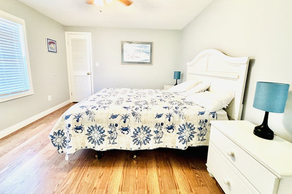 Photo of Bedroom in Garden City