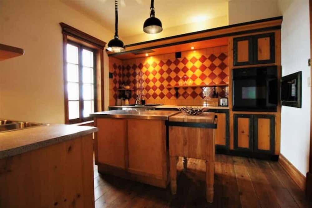 Photo of Kitchen in Saint-Denis-de-Brompton
