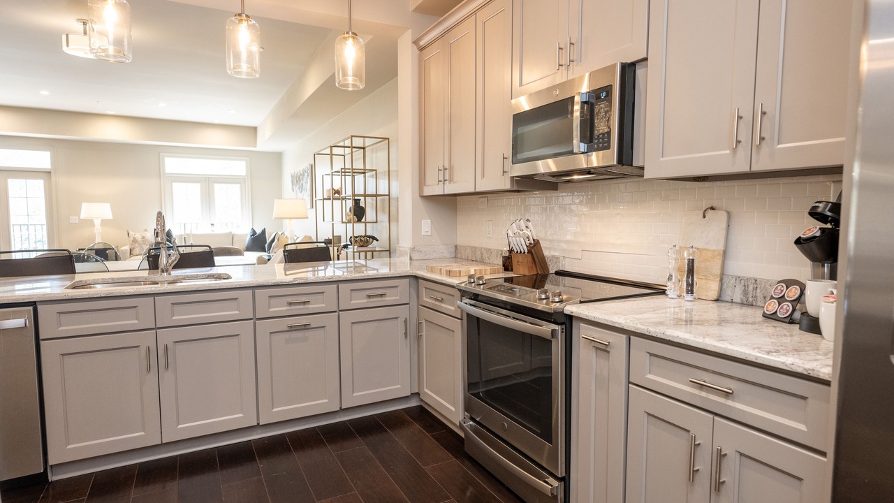 Photo of Kitchen in Lake Shore - Lake Vista
