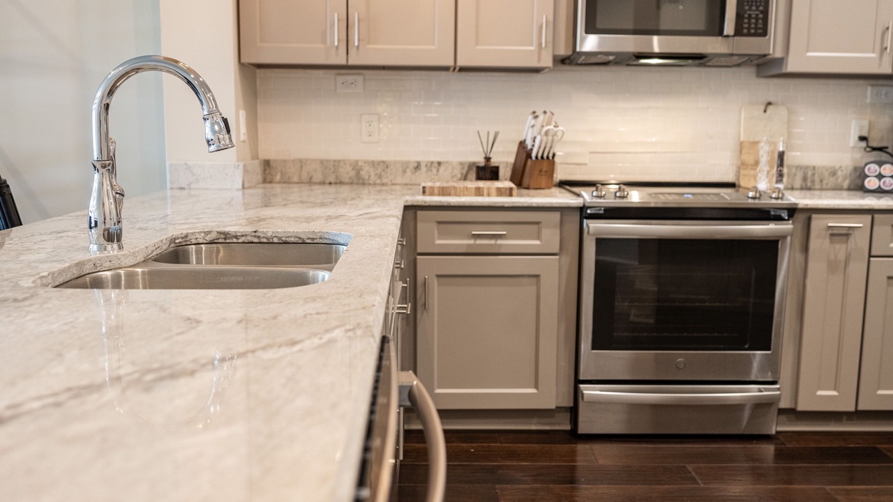 Photo of Kitchen in Lake Shore - Lake Vista
