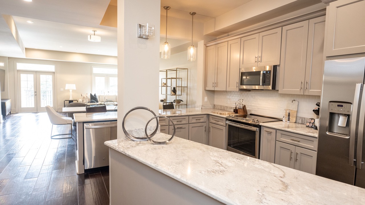 Photo of Kitchen in Lake Shore - Lake Vista