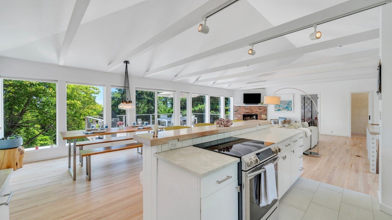Photo of Others in Amagansett