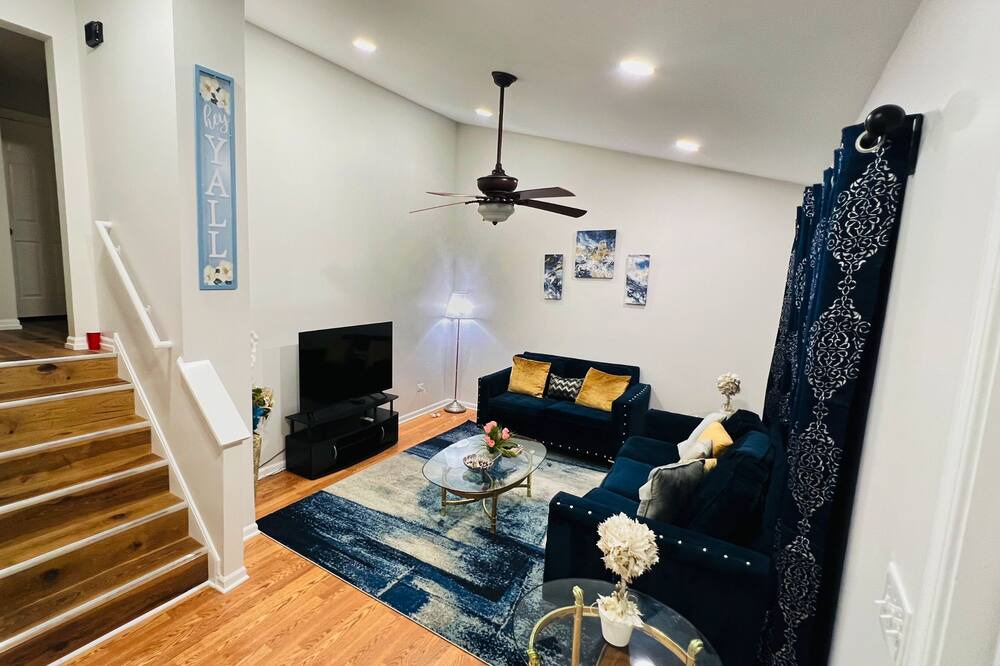 Photo of Livingroom in Des Plaines