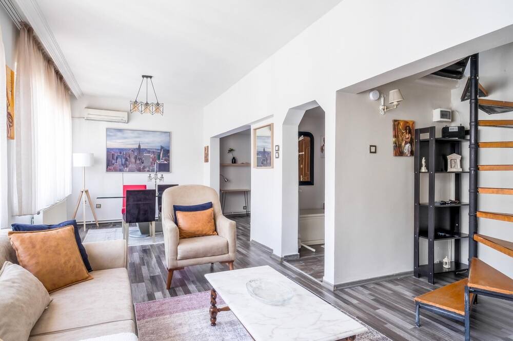 Photo of Livingroom in Besiktas
