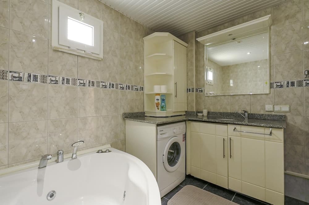 Photo of Bathroom in Tosmur Belediyesi