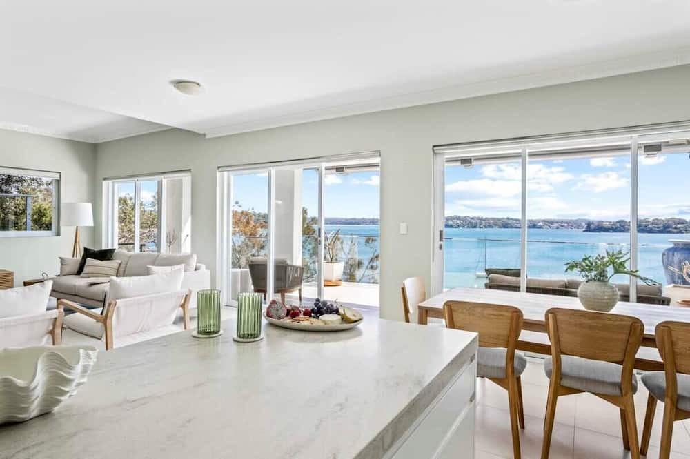Photo of Livingroom in Bundeena