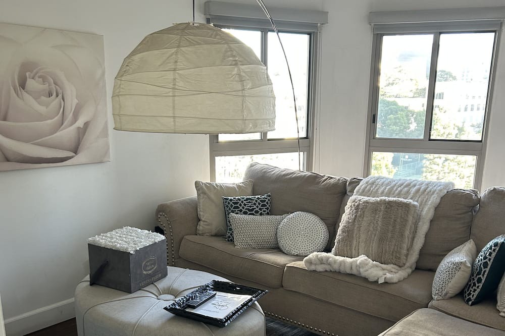 Photo of Livingroom in Atwater Village