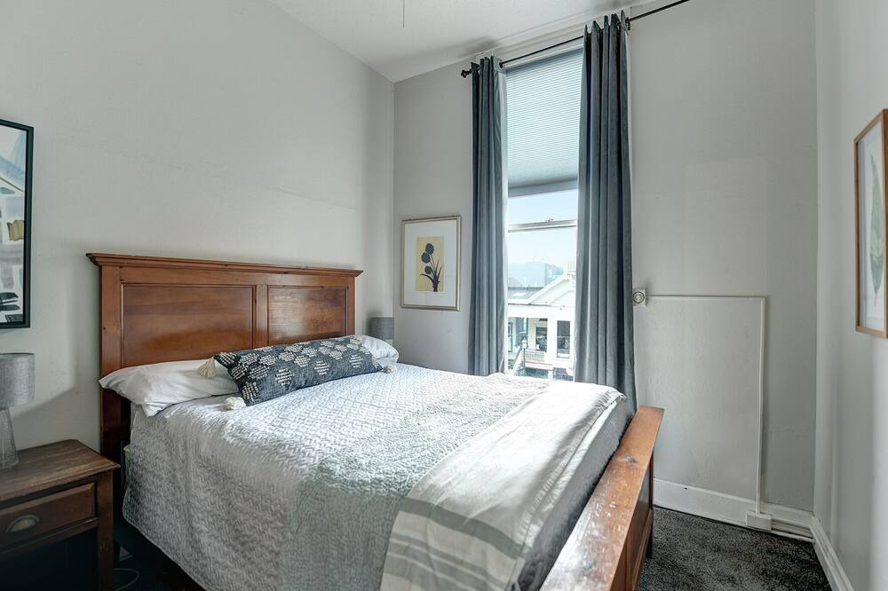Photo of Bedroom in Cow Hollow