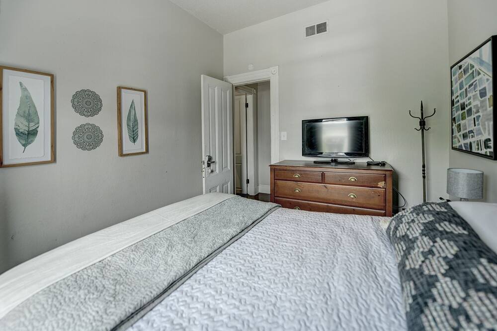 Photo of Bedroom in Cow Hollow