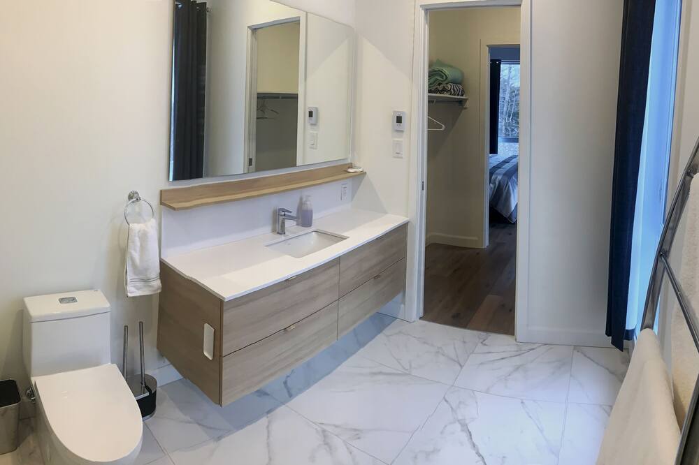 Photo of Bathroom in Owl's Head Ski Resort