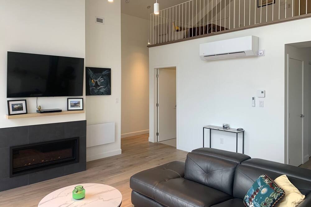 Photo of Livingroom in Owl's Head Ski Resort