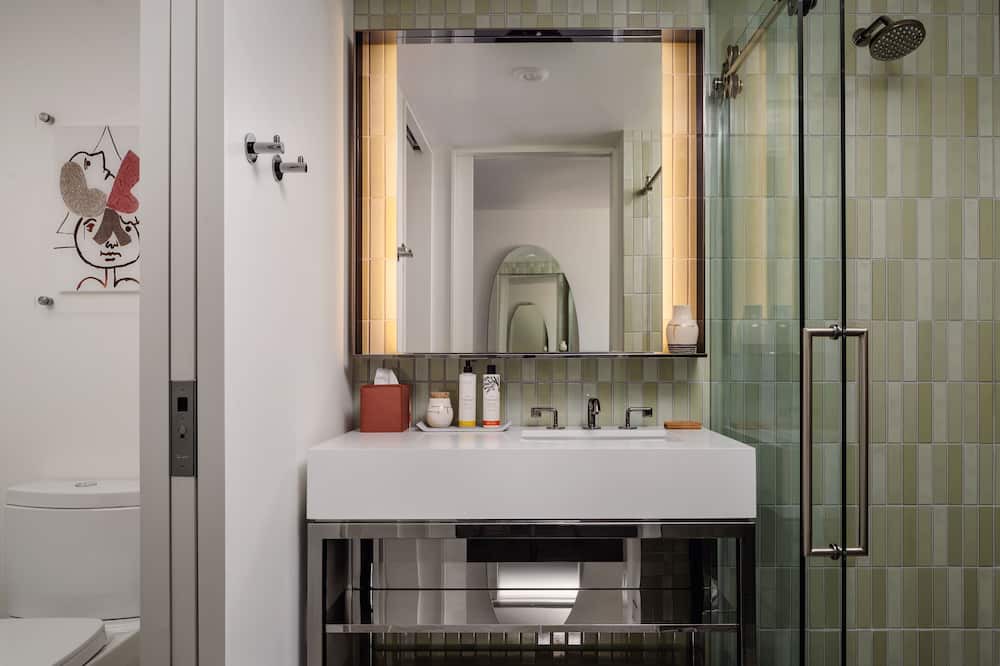 Photo of Bathroom in Tenderloin