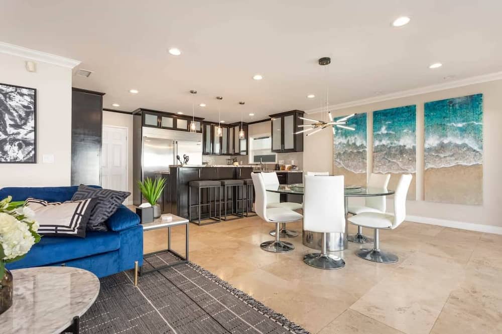 Photo of Livingroom in Ladera Heights