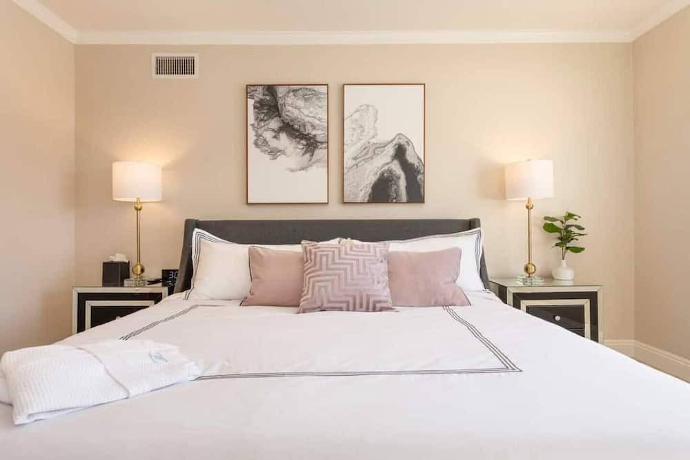 Photo of Bedroom in Ladera Heights