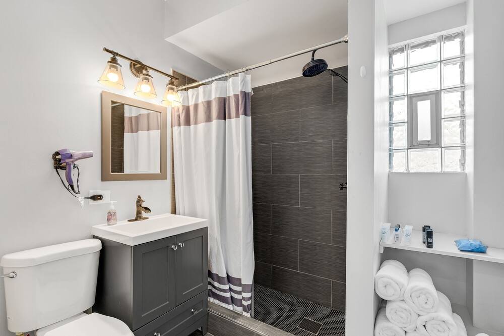 Photo of Bathroom in Noble Square