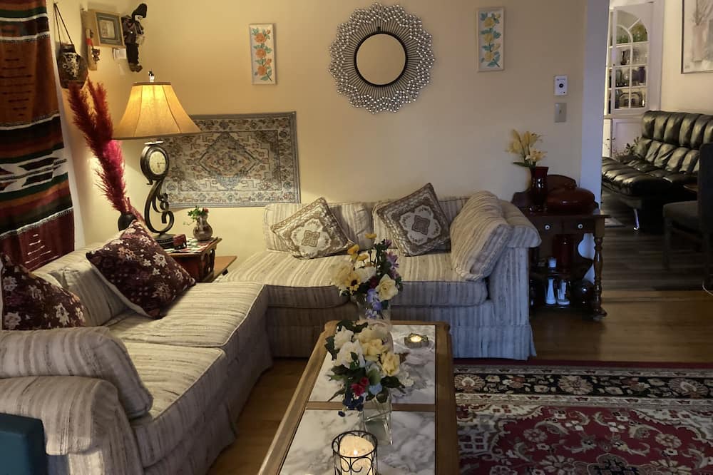 Photo of Livingroom in Montpelier