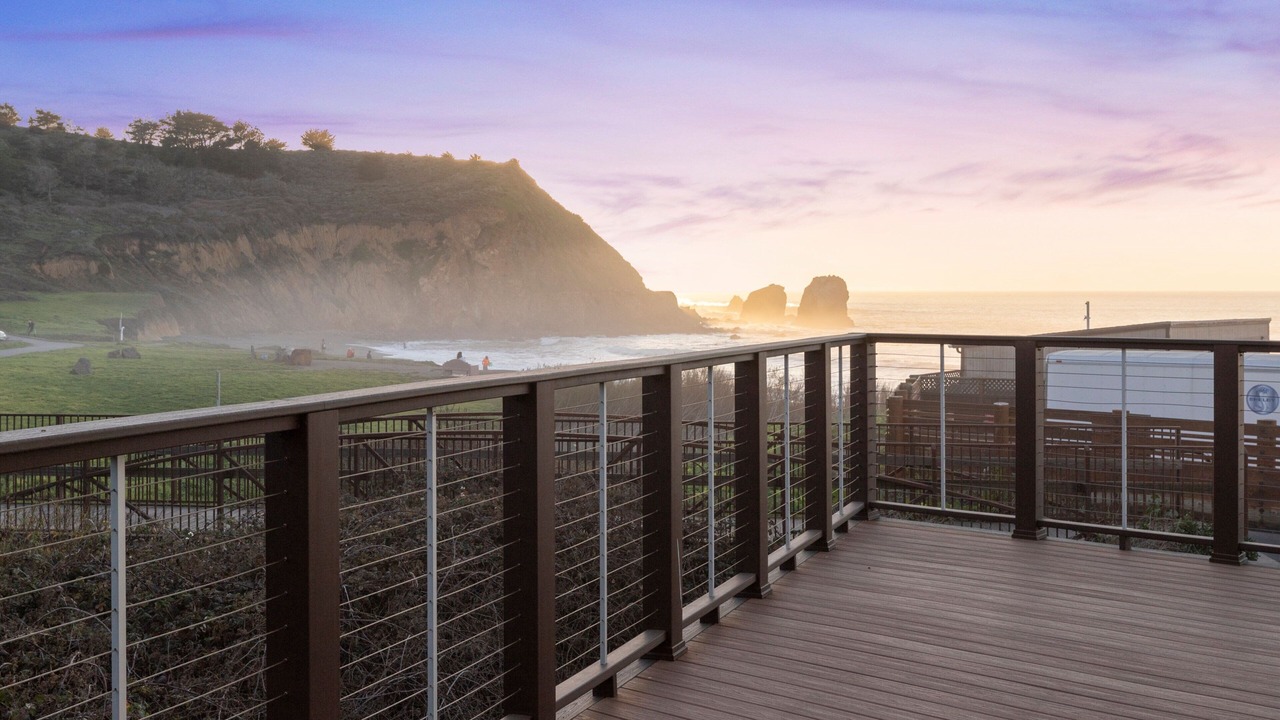 Photo of Patio Balcony in Rockaway Beach