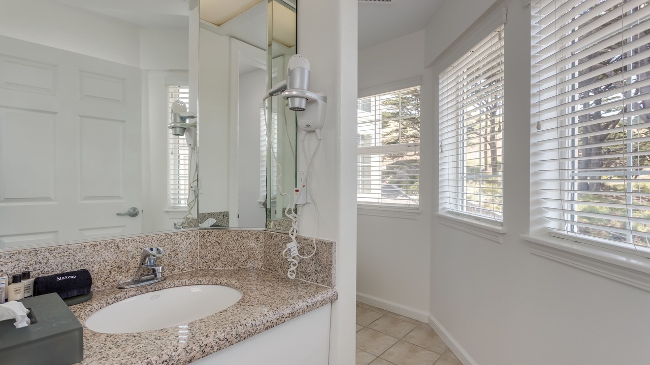 Photo of Bathroom in Linda Mar