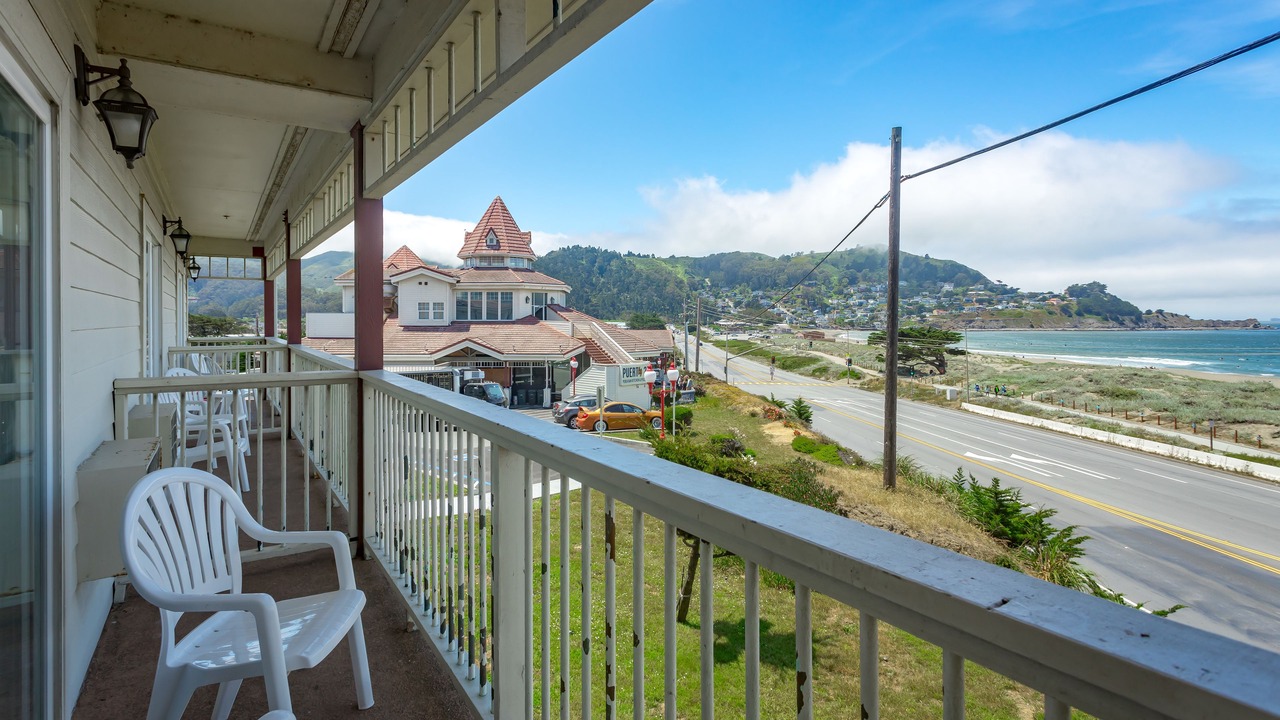 Photo of Bedroom in Linda Mar