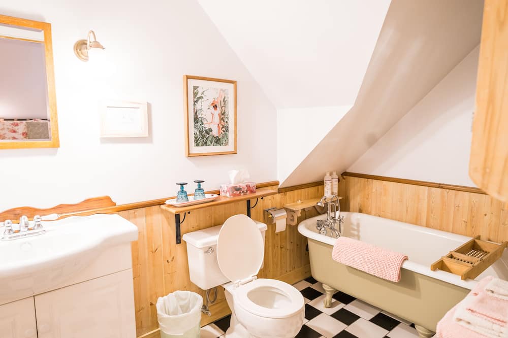 Photo of Bathroom in Bolton-Est
