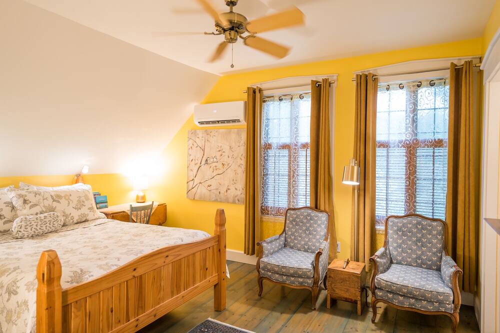 Photo of Bedroom in Bolton-Est
