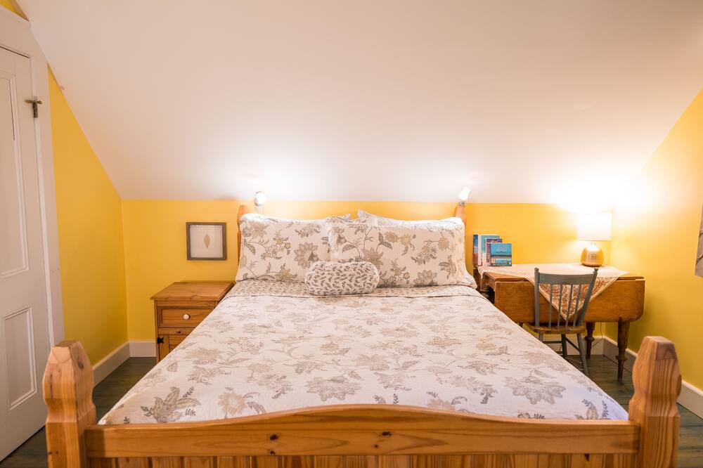 Photo of Bedroom in Bolton-Est