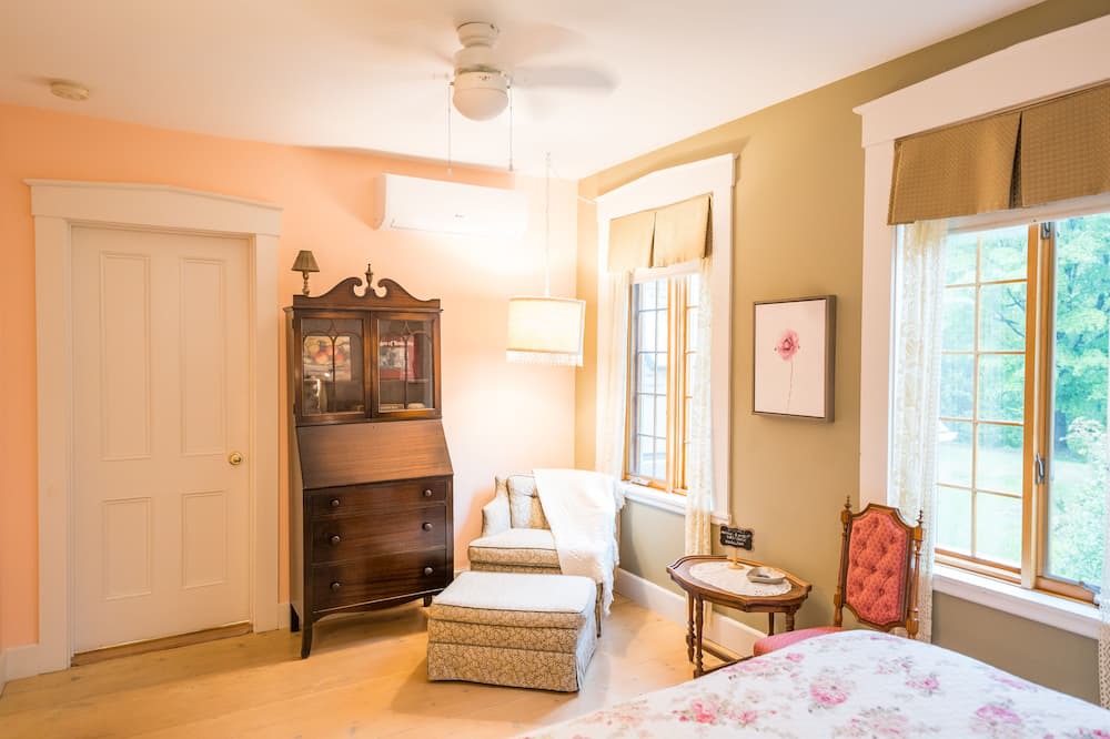 Photo of Bedroom in Bolton-Est
