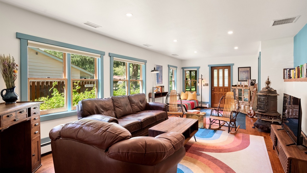 Photo of Livingroom in Redstone
