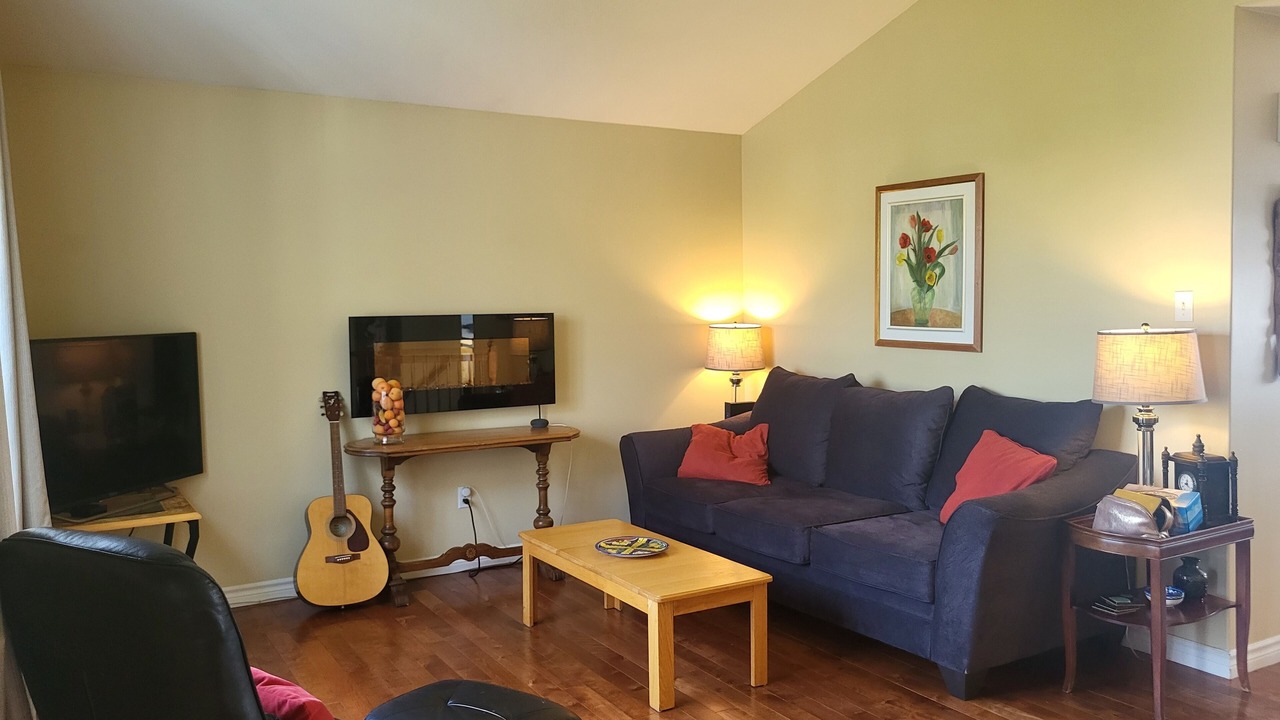 Photo of Livingroom in Eastern Passage