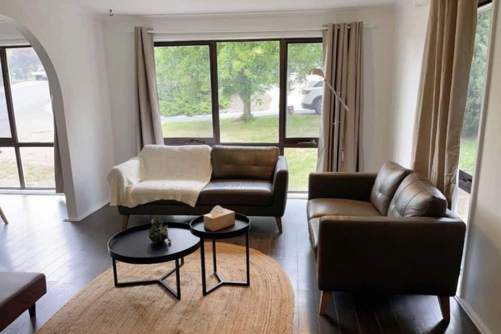 Photo of Livingroom in Fraser