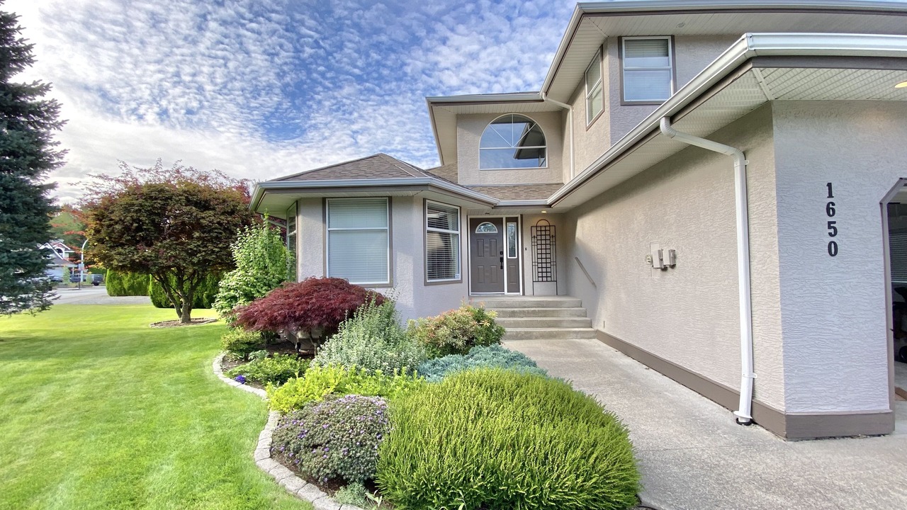 Photo of Outdoor in Brackendale