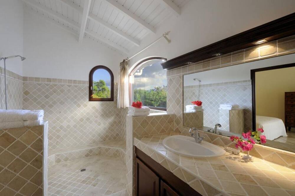 Photo of Bathroom in Plum Bay