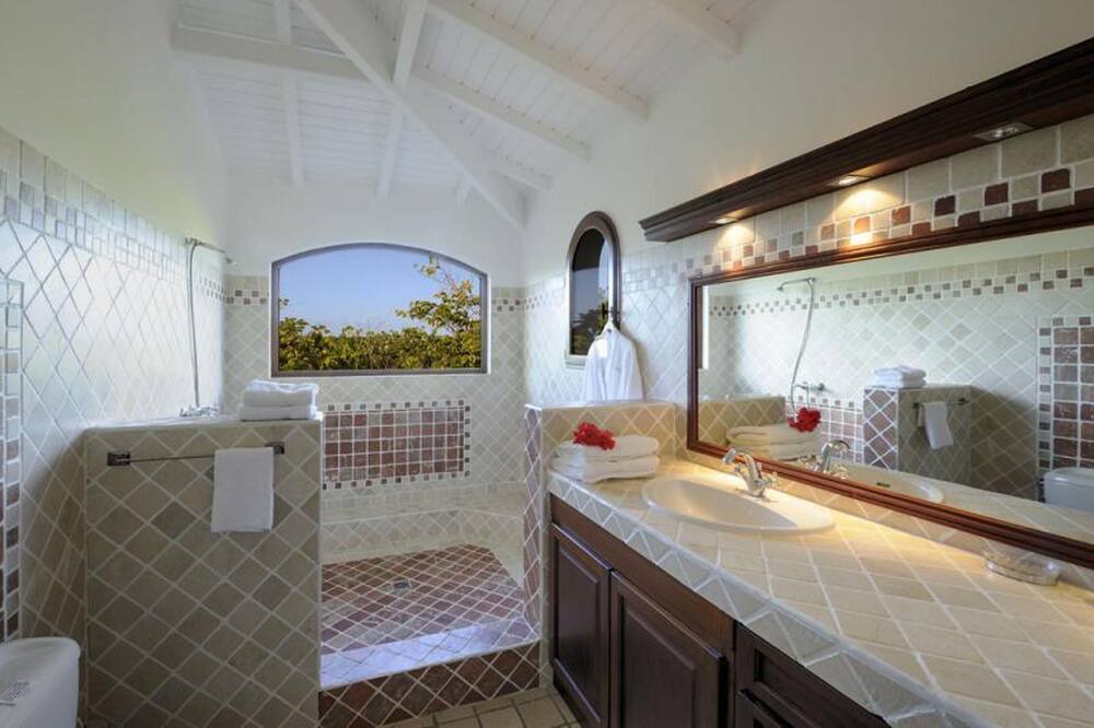 Photo of Bathroom in Plum Bay