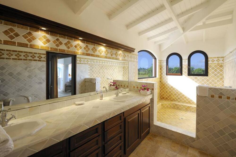 Photo of Bathroom in Plum Bay