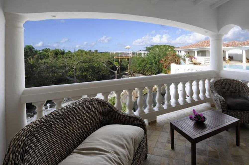 Photo of Patio Balcony in Plum Bay