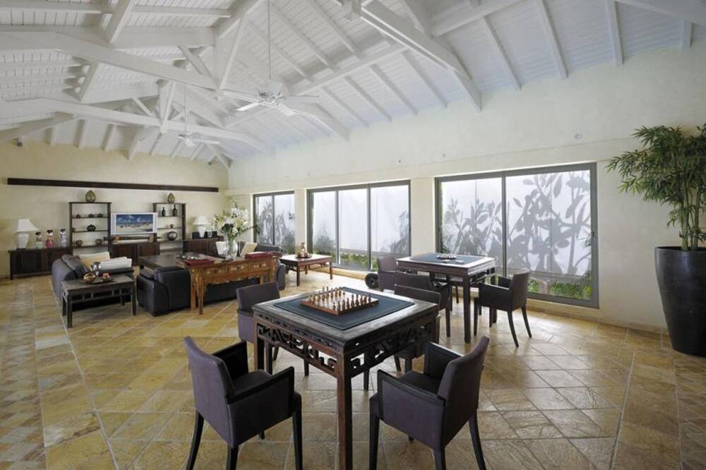 Photo of Livingroom in Plum Bay