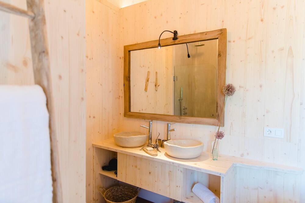 Photo of Bathroom in Alvados
