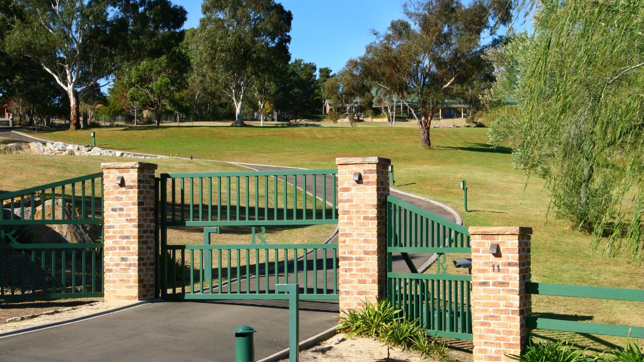 Photo of Outdoor in Middle Dural