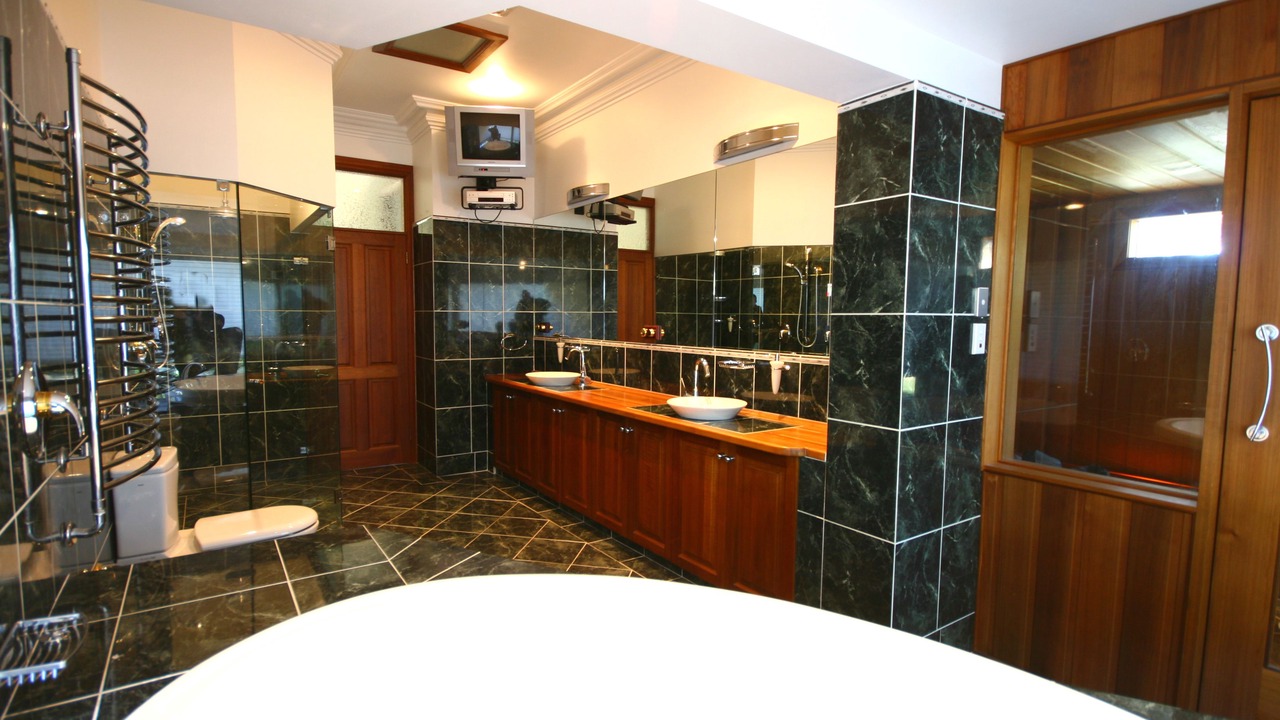Photo of Bathroom in Middle Dural